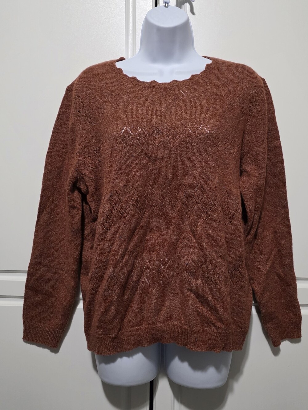 Alfred Dunner Womens Rust Brown Geometric Eyelet Knit Scallop Crewneck Sweater